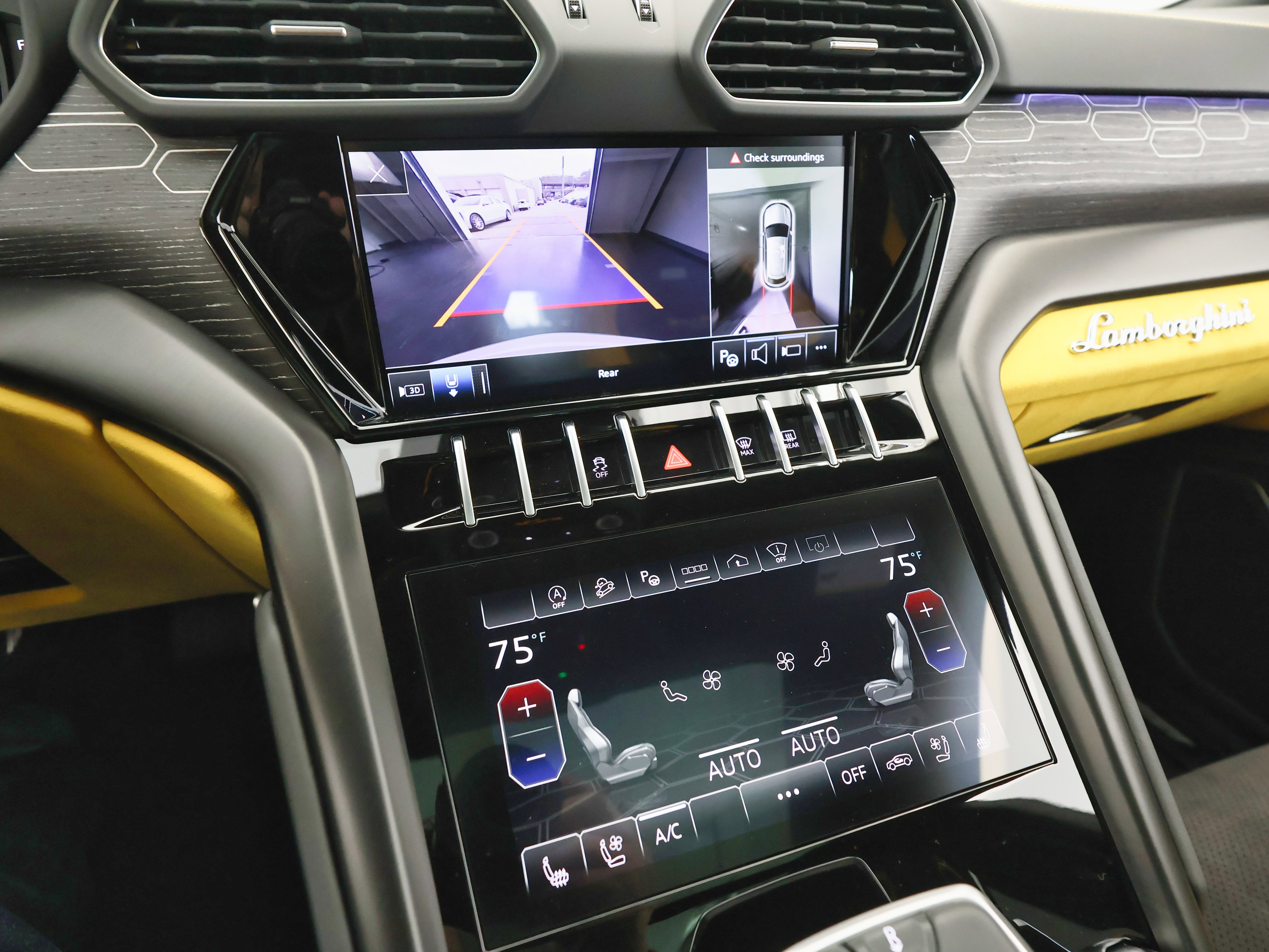 2022 Lamborghini Urus Base