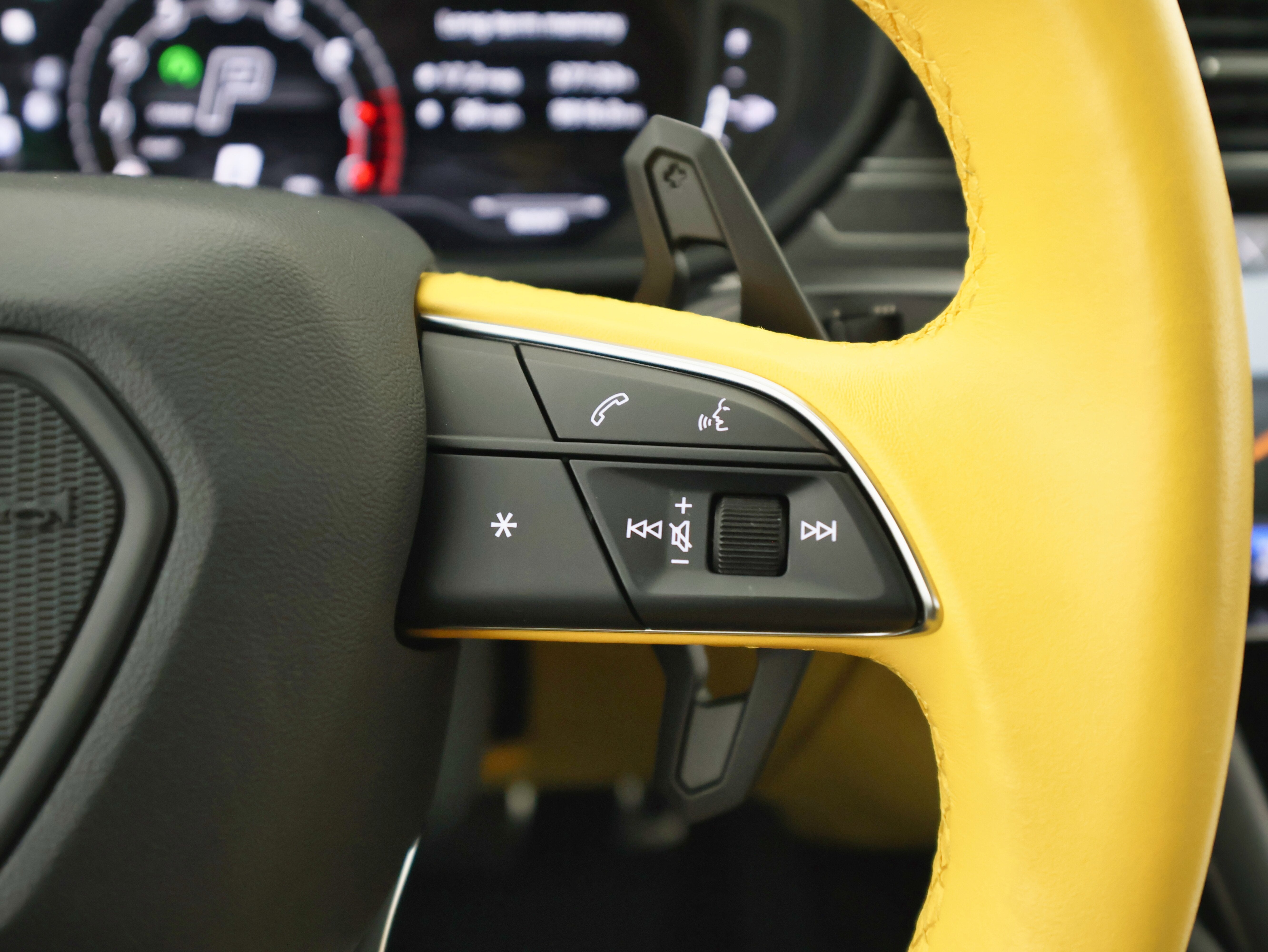 2022 Lamborghini Urus Base