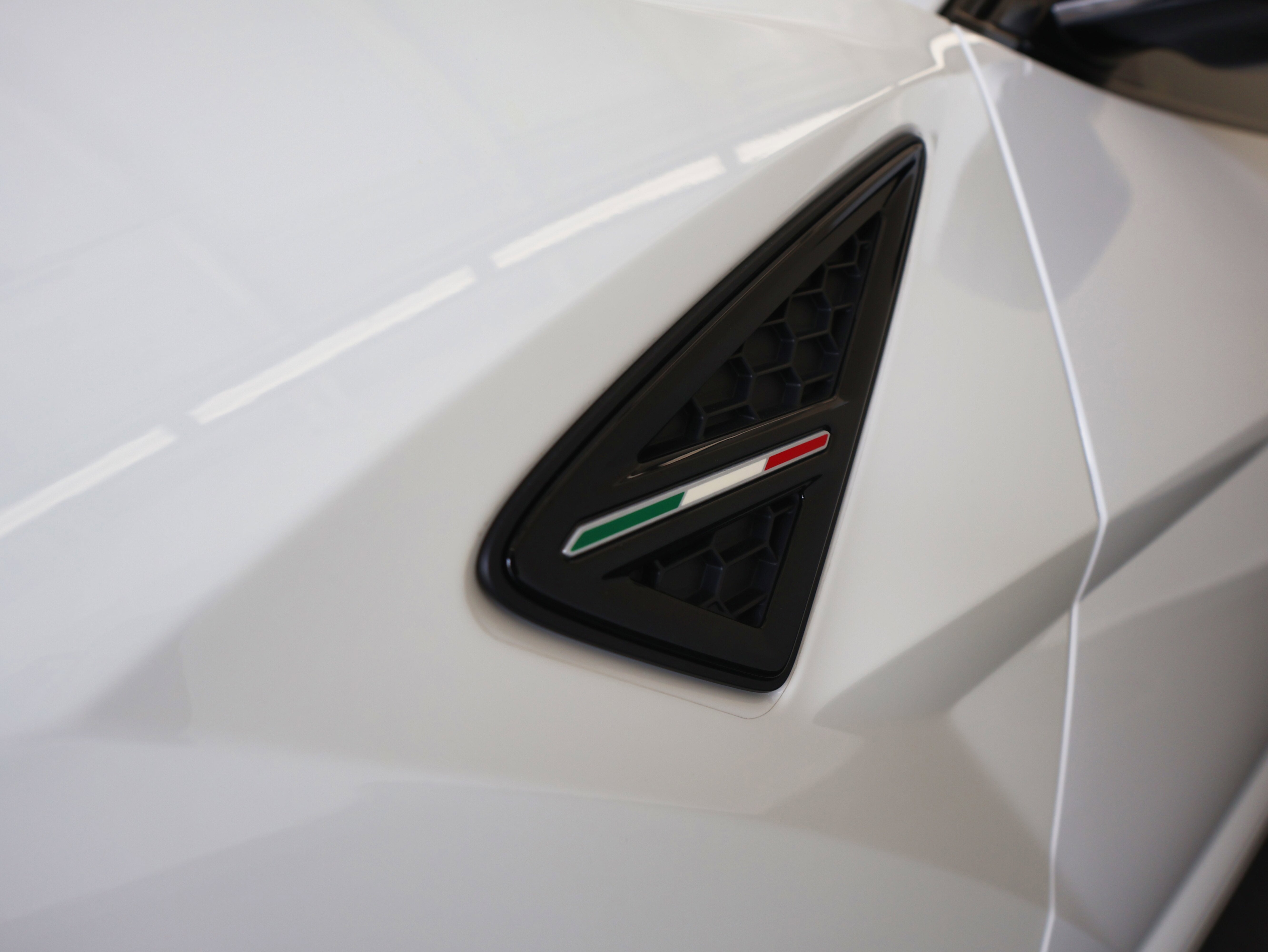 2022 Lamborghini Urus Base