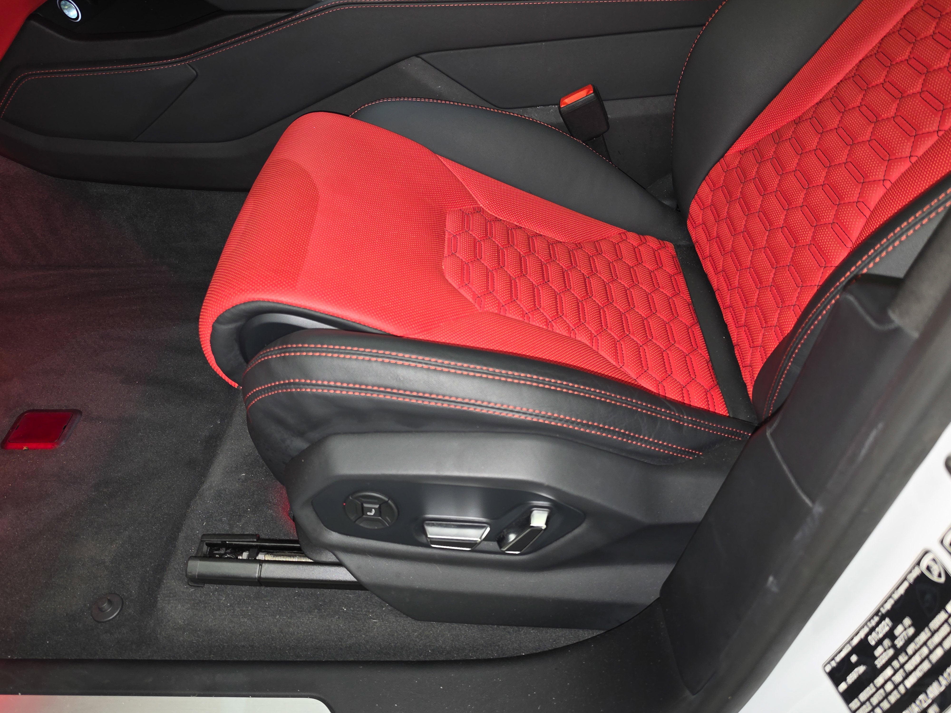 2021 Lamborghini Urus AWD